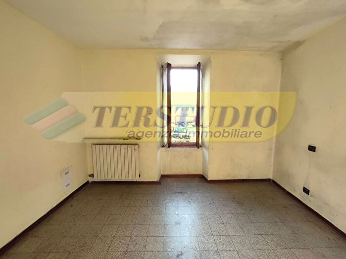 Appartamento trilocale in vendita in Via Valmora, Pontida