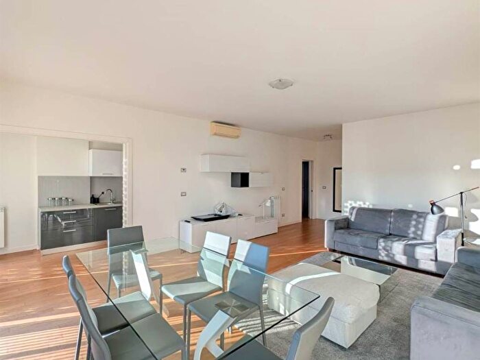 Appartamento trilocale in affitto in San Leonardo, Parma