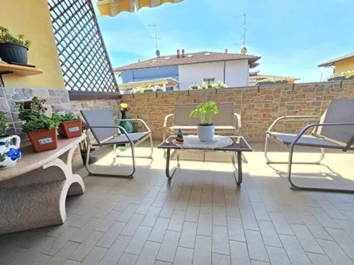 Appartamento trilocale in vendita in Galliate
