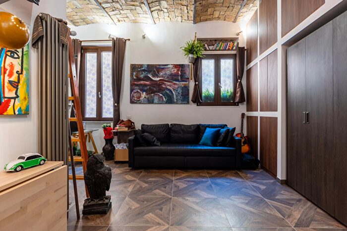 Appartamento bilocale in vendita in Via Napoleone III, Roma