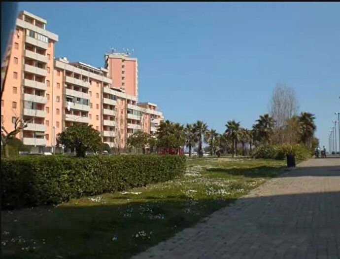 Appartamento bilocale in vendita in Via Tommaso Salvadori Paleotti, Fermo