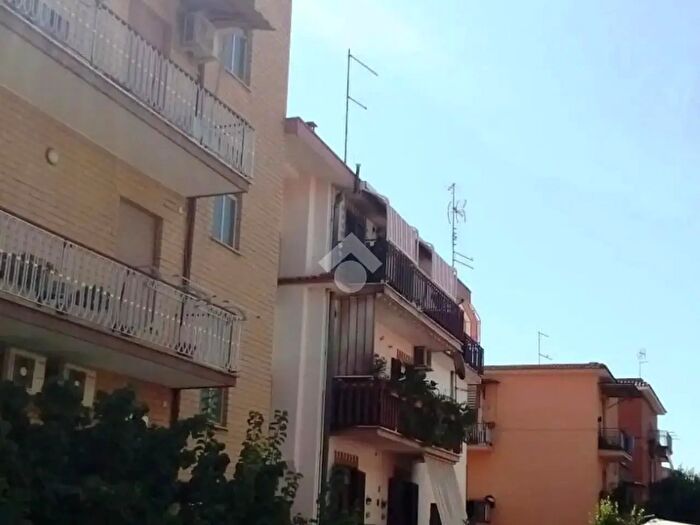 Appartamento quadrilocale in vendita in Via Fratelli Mazzocchi, Roma