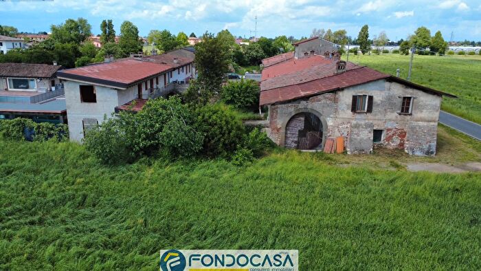 Casa con 8 locali in vendita in Via Manganino, Rovato