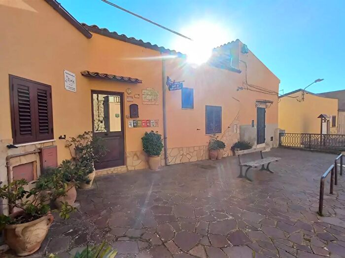 Appartamento con 7 locali in vendita in Via Duomo, Agrigento