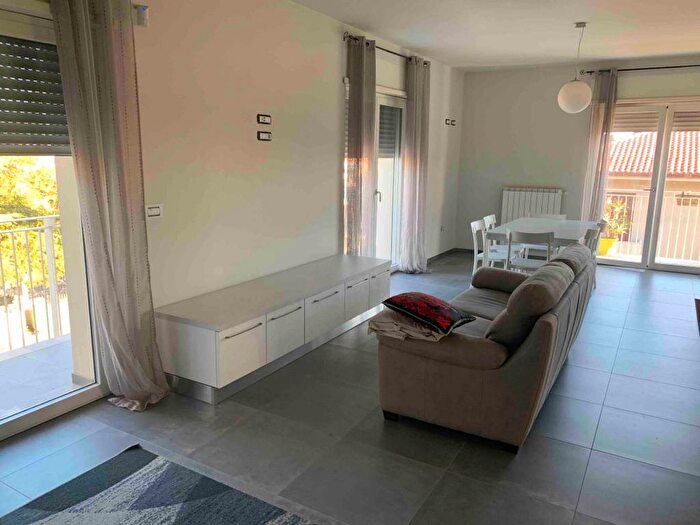 Appartamento trilocale in affitto in Centro, San Salvo