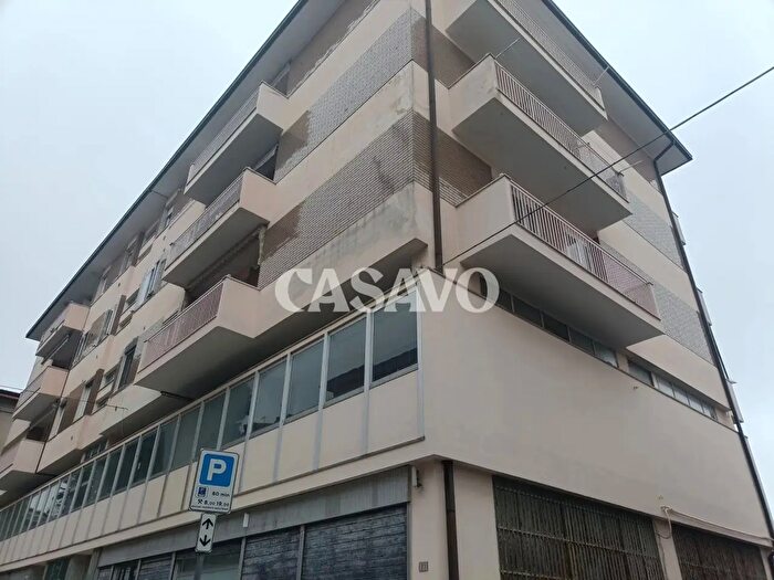 Appartamento con 7 locali in vendita in Via Amerigo Vespucci, Fermo