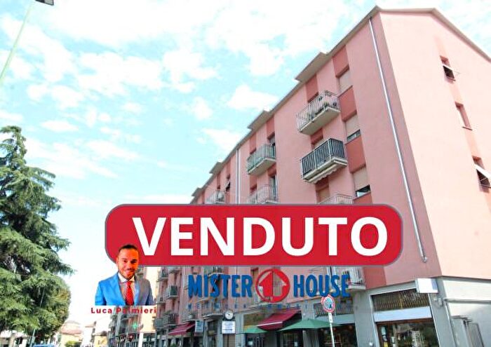 Appartamento trilocale in vendita in Viale Marche, Cologno Monzese