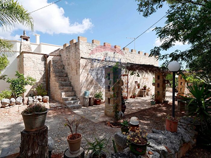 Casa trilocale in vendita in Contrada Lamia La Chiesa, Ostuni