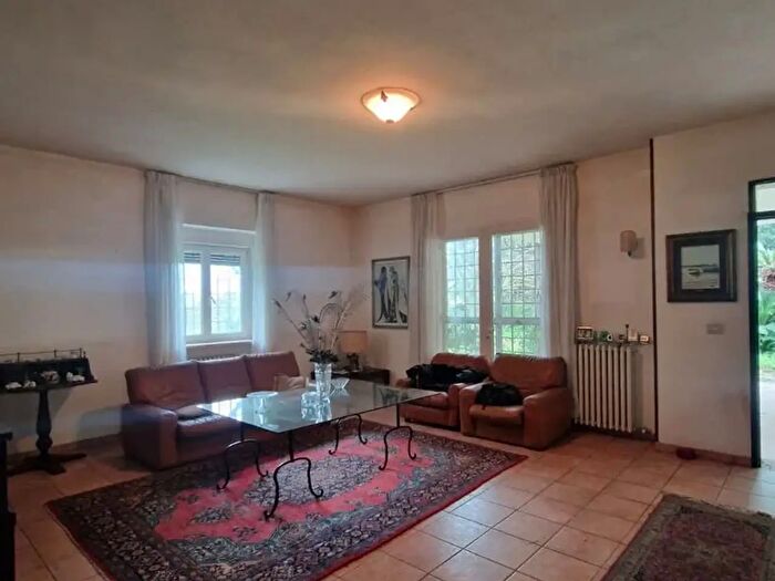 Casa con 8 locali in vendita in Sp, San Pietro Vernotico