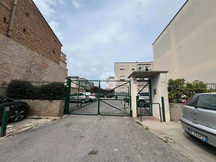 Appartamento quadrilocale in vendita in Corso dei Mille, Palermo