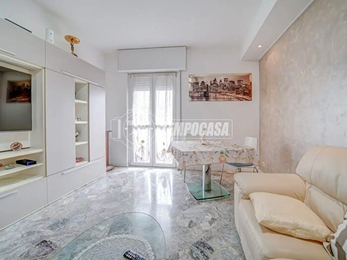 Appartamento trilocale in vendita in Via Pietro da Gallarate, Gallarate