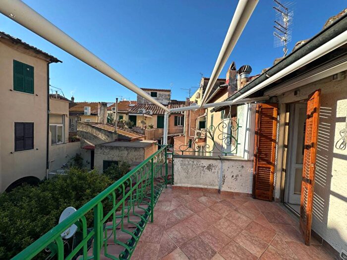 Appartamento trilocale in affitto in Centro, Orbetello