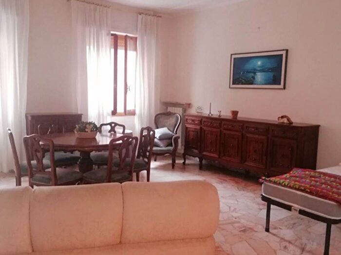 Appartamento trilocale in affitto in Sestri Ponente, Genova