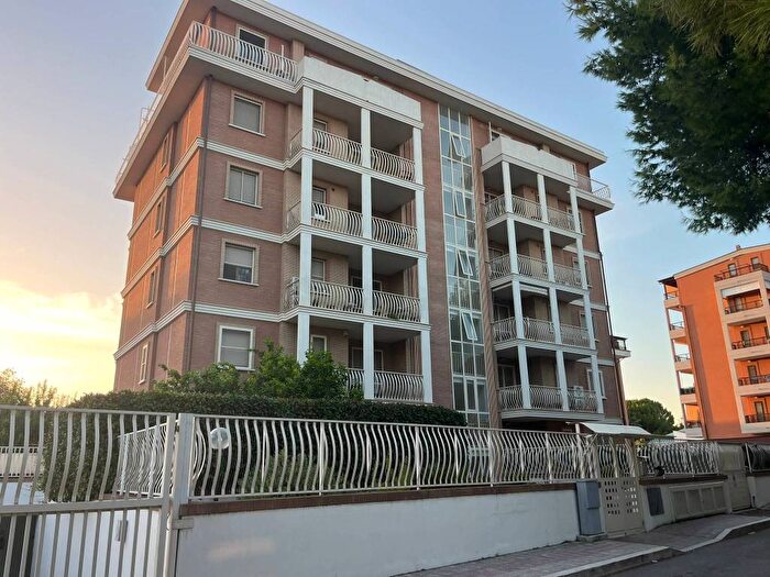 Appartamento trilocale in vendita in Viale Giuseppe la Torre, Comparto Biccari, Foggia