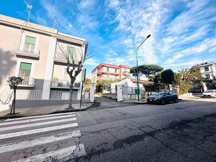 Appartamento trilocale in vendita in Via Viale degli Artisti, Torre Del Greco