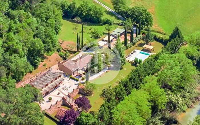 Casa con 6 locali in vendita in Volterra