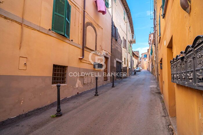 Appartamento quadrilocale in vendita in Via San Leonardo, Tarquinia