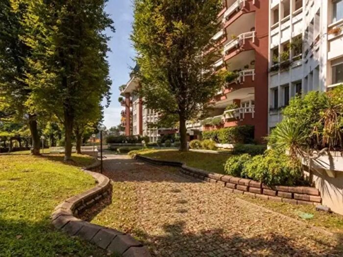 Appartamento con 5 locali in affitto in Via Fetonte, Milano