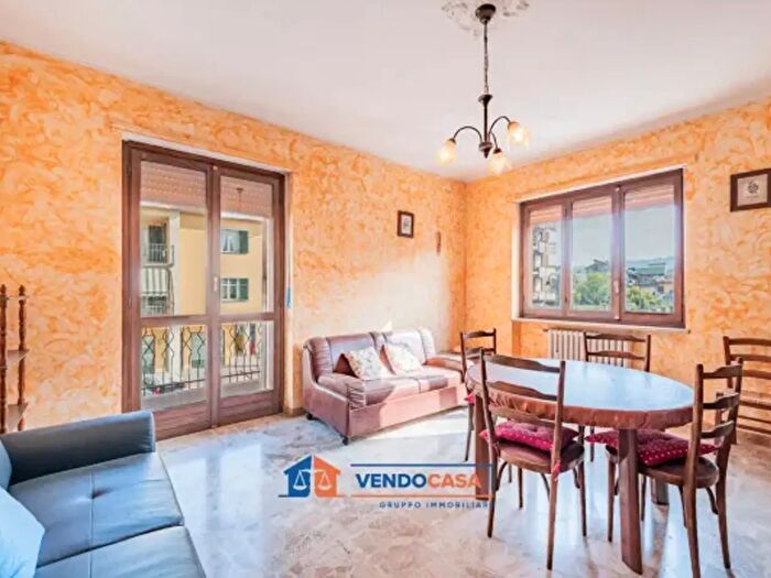 Appartamento quadrilocale in vendita in Via Domenico Ghigliano, Dogliani