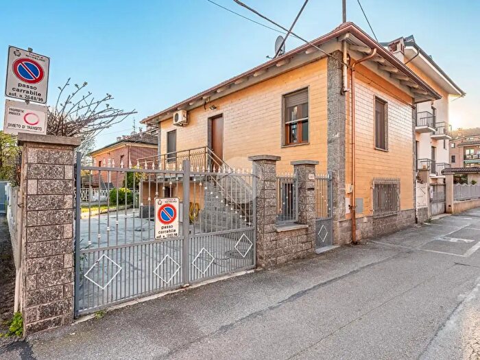 Casa quadrilocale in vendita in Via Alessandria, Nichelino