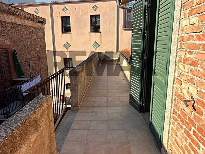 Casa con 8 locali in vendita in Via Ruota, Santo Stefano Di Camastra