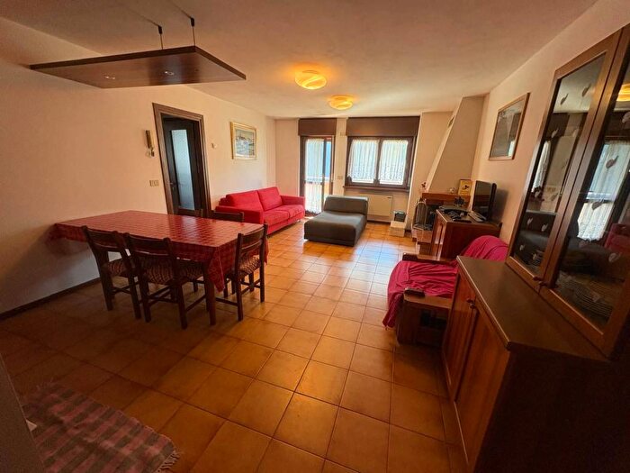 Appartamento trilocale in affitto in Via Cella, Auronzo, Auronzo di Cadore