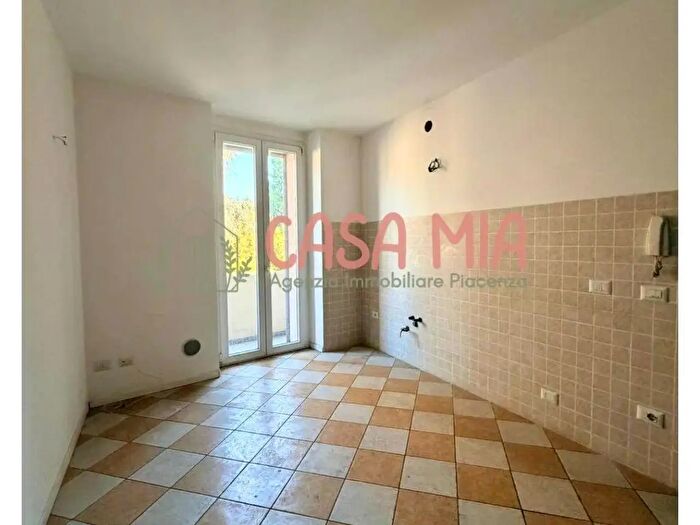 Appartamento bilocale in vendita in Via Roma, Gragnano Trebbiense