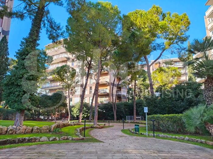 Appartamento con 5 locali in vendita in Via delle Murge, Bari