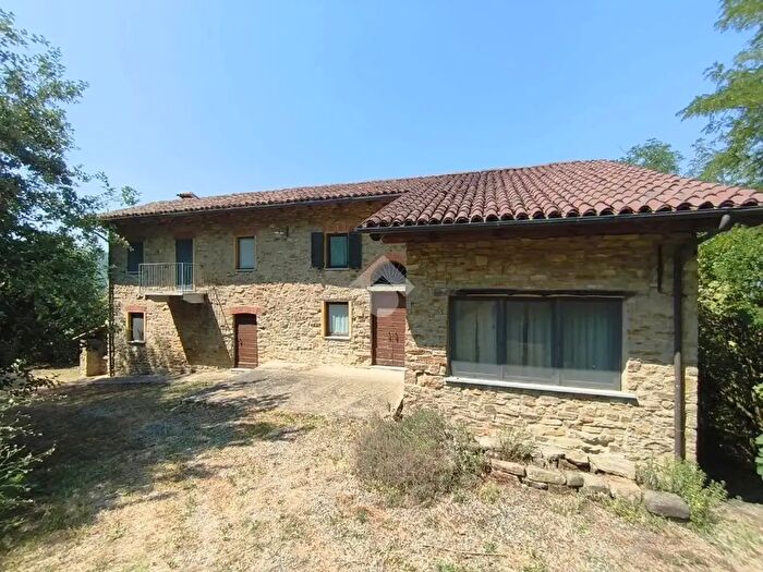 Casa con 5 locali in vendita in Regione Varianda, Montechiaro D'Acqui