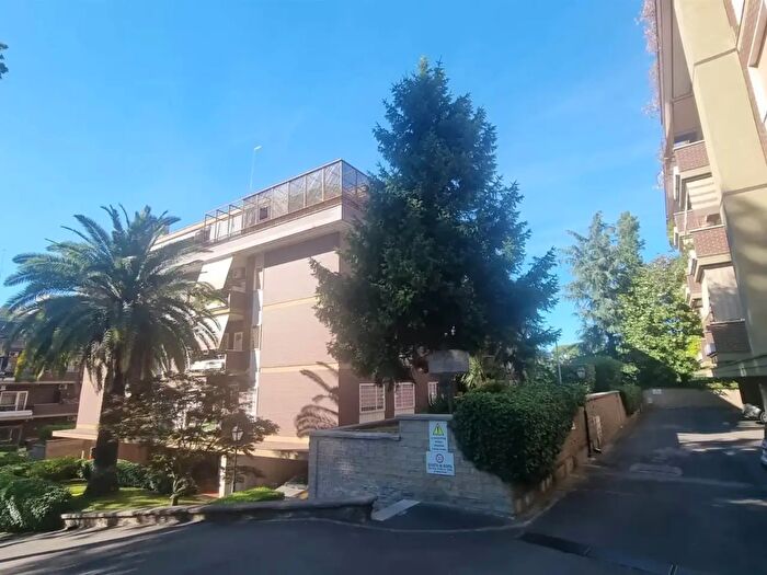 Appartamento con 5 locali in vendita in Via Filippo Cordova, Roma