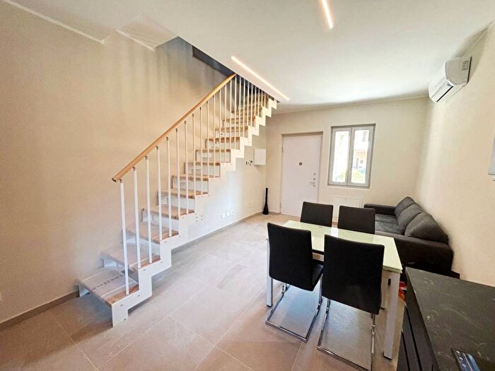 Appartamento bilocale in affitto in Via Pier Giovanni Varisco, Centro, Arcore