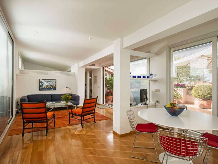 Casa bilocale in affitto in Via del Corso, Montecitorio, Roma