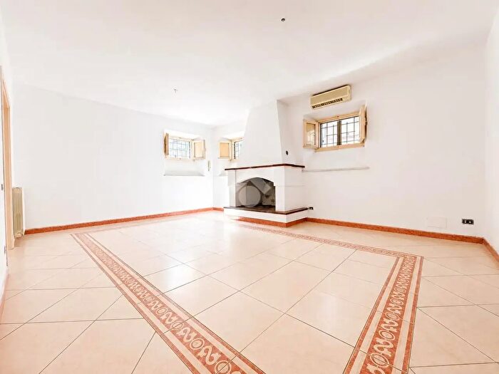 Casa con 6 locali in vendita in Via Terni, Terni