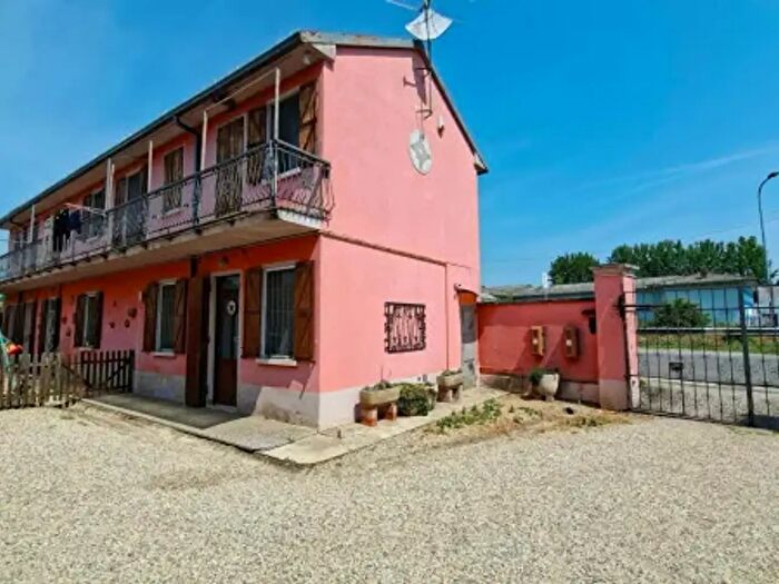 Casa con 6 locali in vendita in Via Camillo Benso di Cavour, Lomello