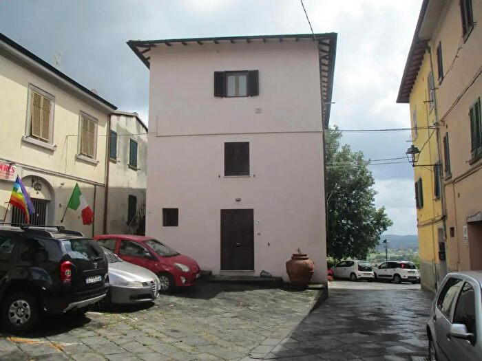 Appartamento con 6 locali in vendita in Santa Maria A Monte