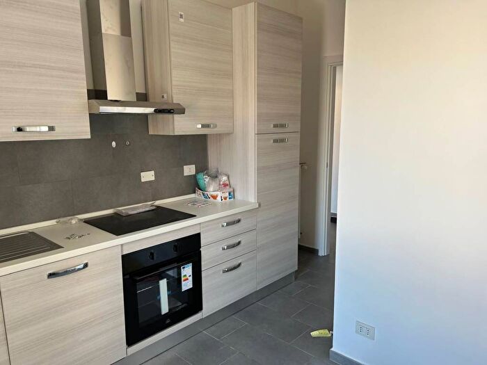 Appartamento trilocale in affitto in Via Antonio Fogazzaro, Montenero, Milano