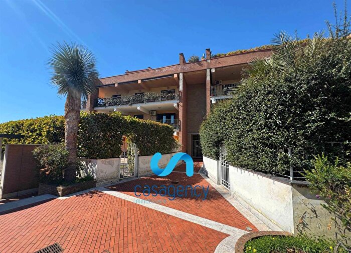 Appartamento quadrilocale in vendita in Via De Renzis Caserta, Caserta