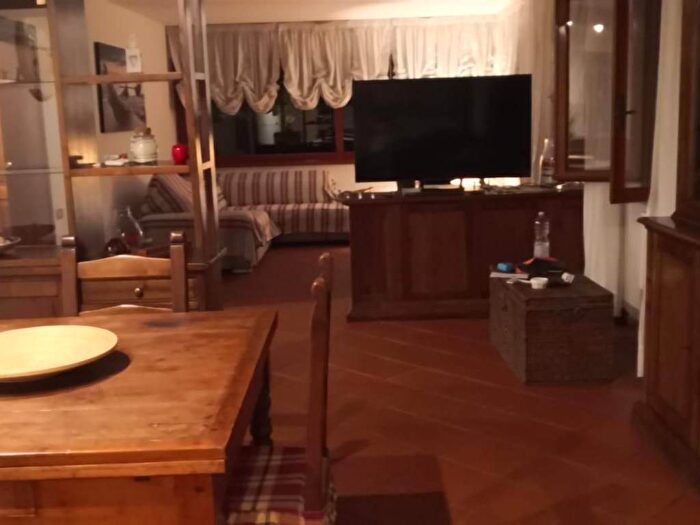 Casa con 6 locali in affitto in Via dei Paladini, Antraccoli, Lucca