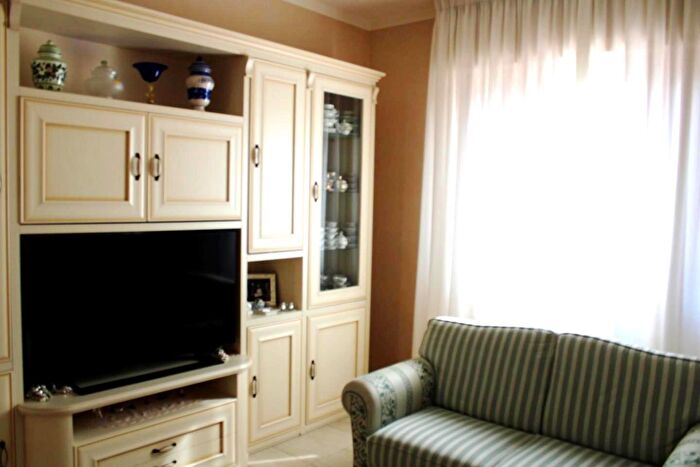 Casa con 8 locali in vendita in Santa Croce SullArno