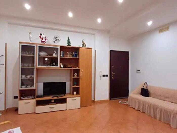 Appartamento quadrilocale in vendita in Via Lungomare Colonna, Reitano