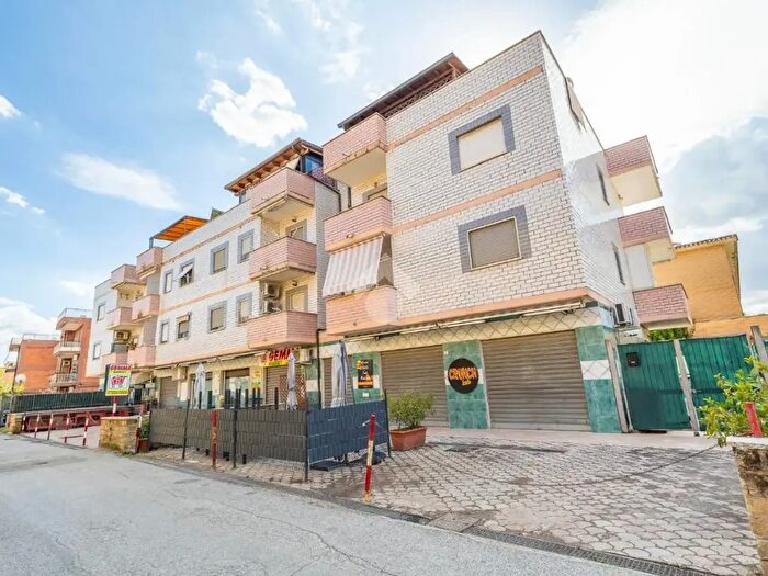 Appartamento trilocale in vendita in Via Casal Bellini, Tivoli