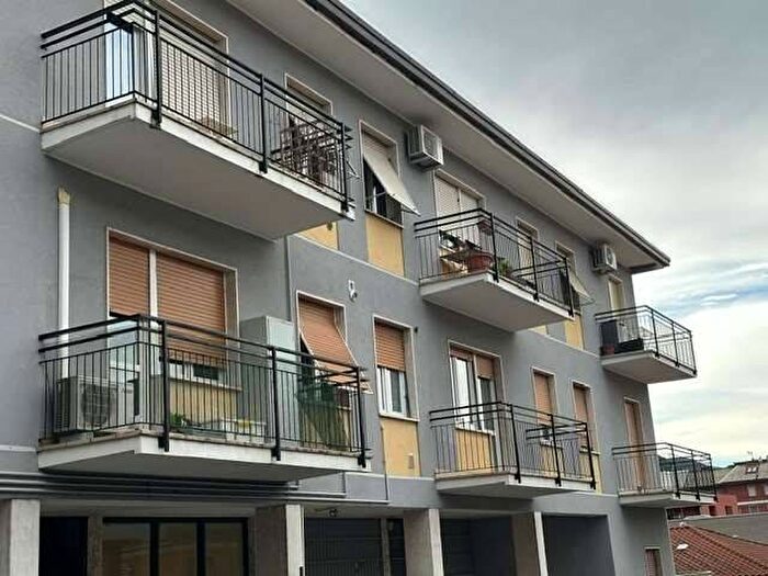 Appartamento trilocale in affitto in Via Monte Grappa, Como Sole, Como