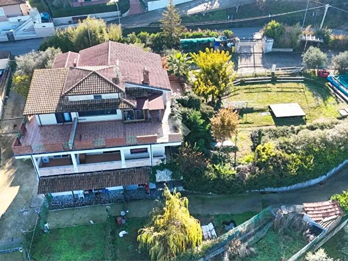 Casa con 14 locali in vendita in Via Cerulli, Roseto Degli Abruzzi