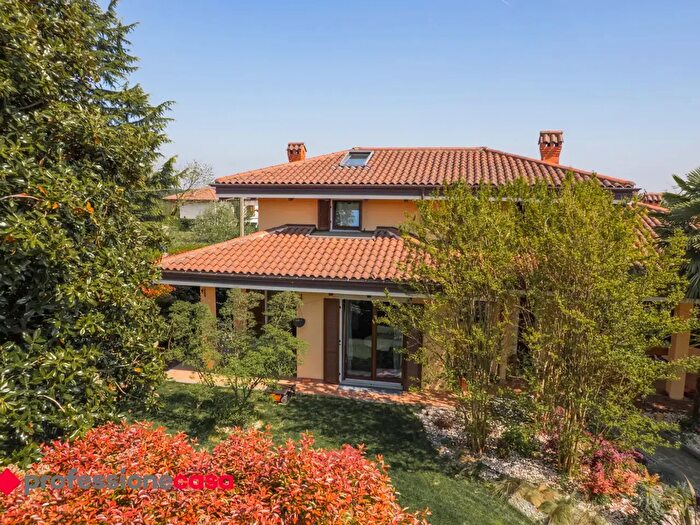 Casa con 10 locali in vendita in Via Castello a, Frossasco