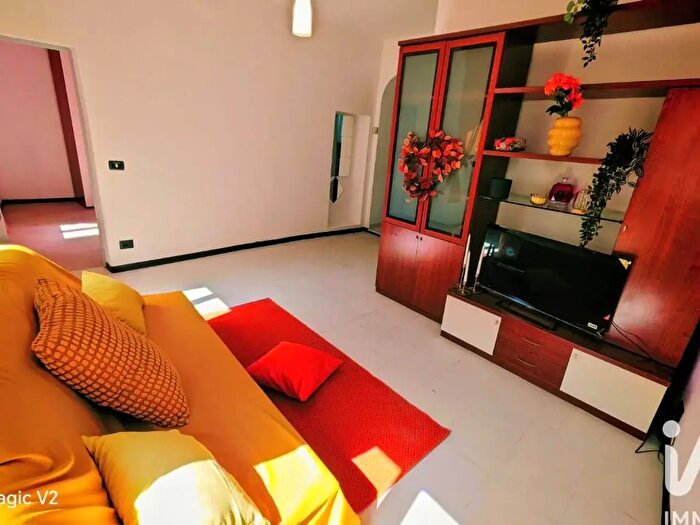 Appartamento trilocale in vendita in Via Emilio Vecchia, Varazze