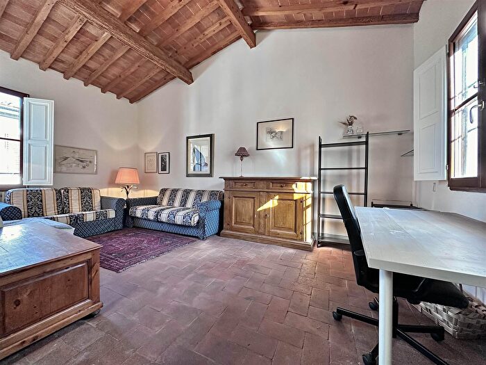 Appartamento trilocale in vendita in Piazza San Giovanni, Firenze