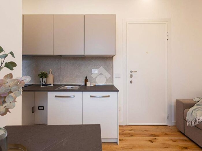 Appartamento bilocale in affitto in VIA CLITUMNO, Parco Trotter, Milano