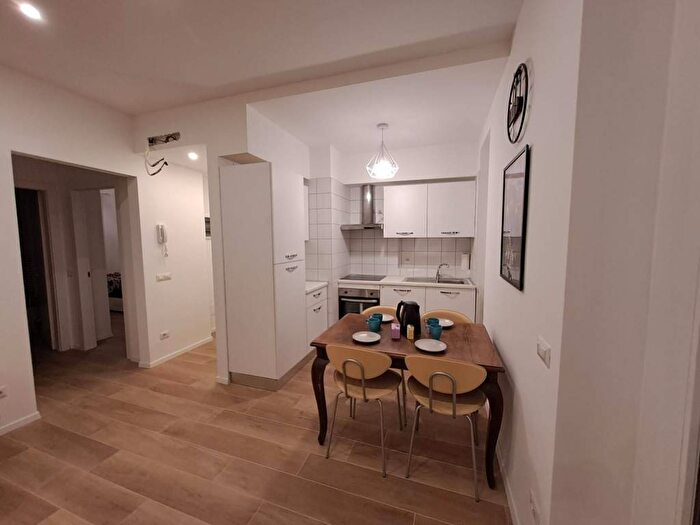Appartamento trilocale in affitto in Via Firenze, Santissimi Apostoli, Busto Arsizio