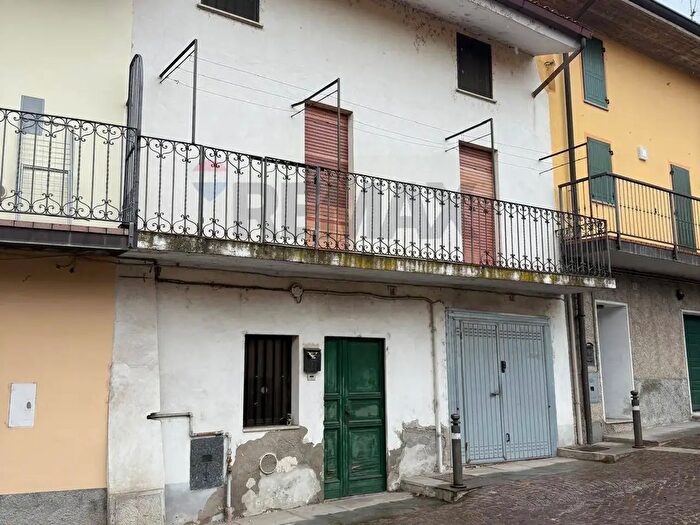 Casa quadrilocale in vendita in Via Trieste, Pontoglio