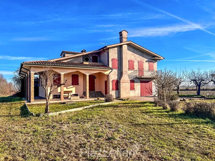Casa con 5 locali in vendita in Via Terranova, Pontelongo